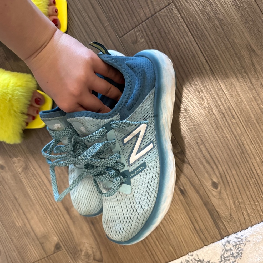 New Balance Turquoise Blue Mesh Athletic Shoes